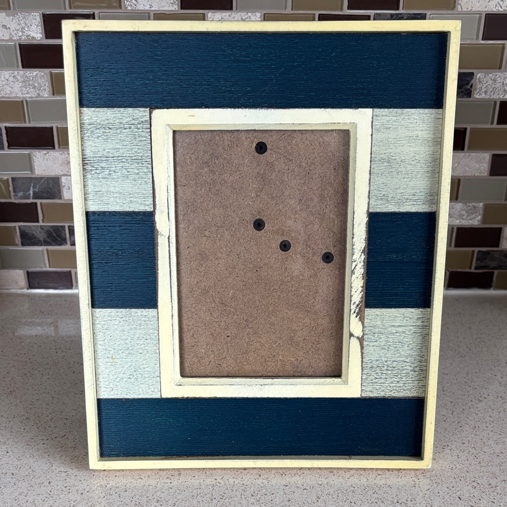 FRAME 5”x7” opening - stand or hang - vertical or horizontal